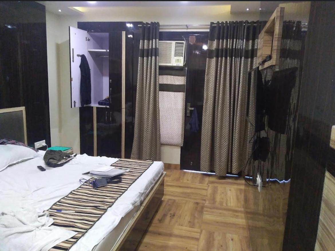 Oyo 86669 Arnav Residency Hotel Nova Deli Exterior foto